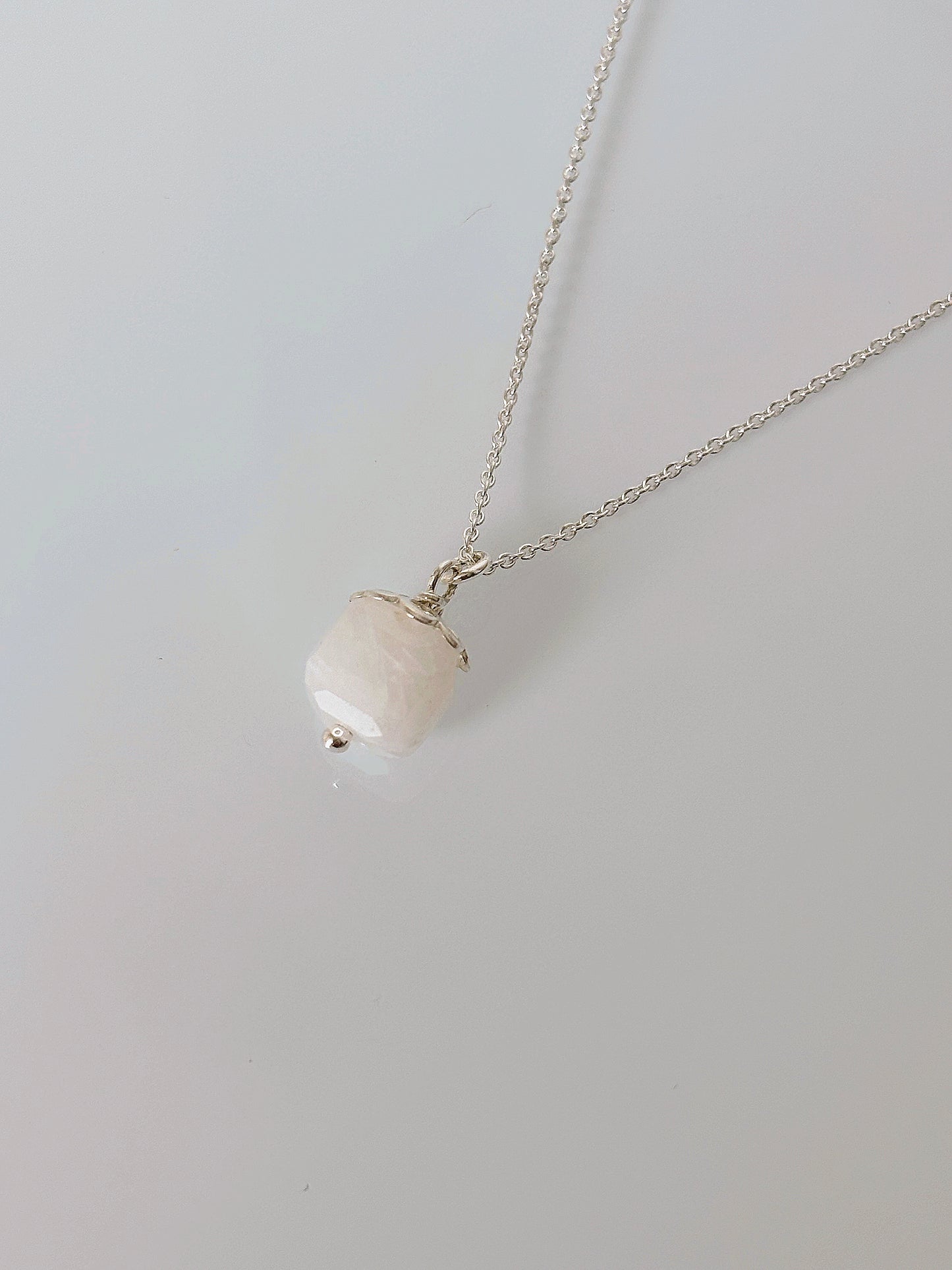 Naszyjnik MOONSTONE CUBE