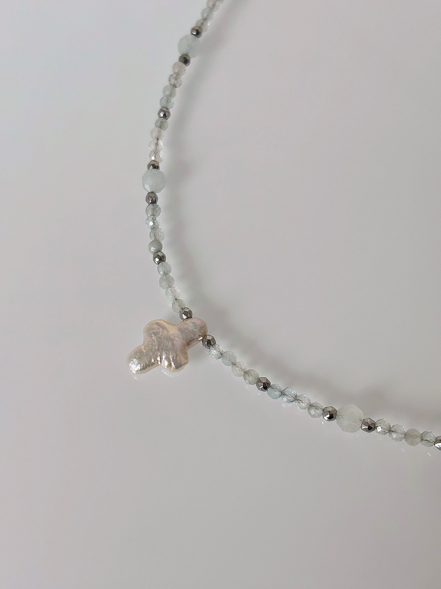 Naszyjnik AQUAMARINE | PEARL CROSS