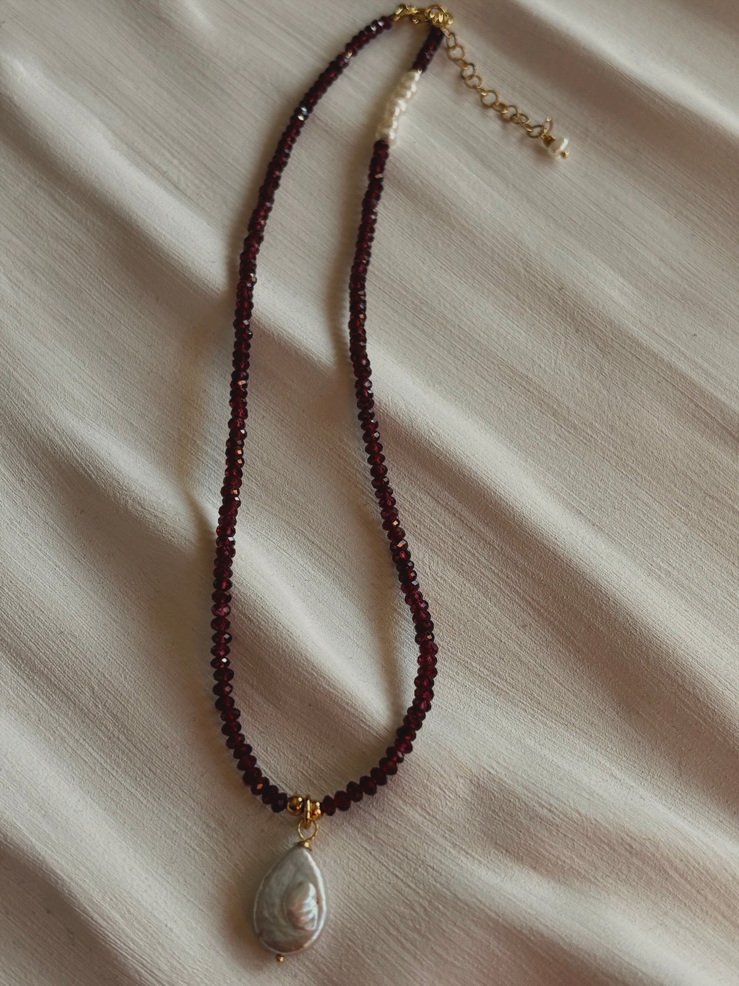 Naszyjnik GARNET | BAROQUE PEARL