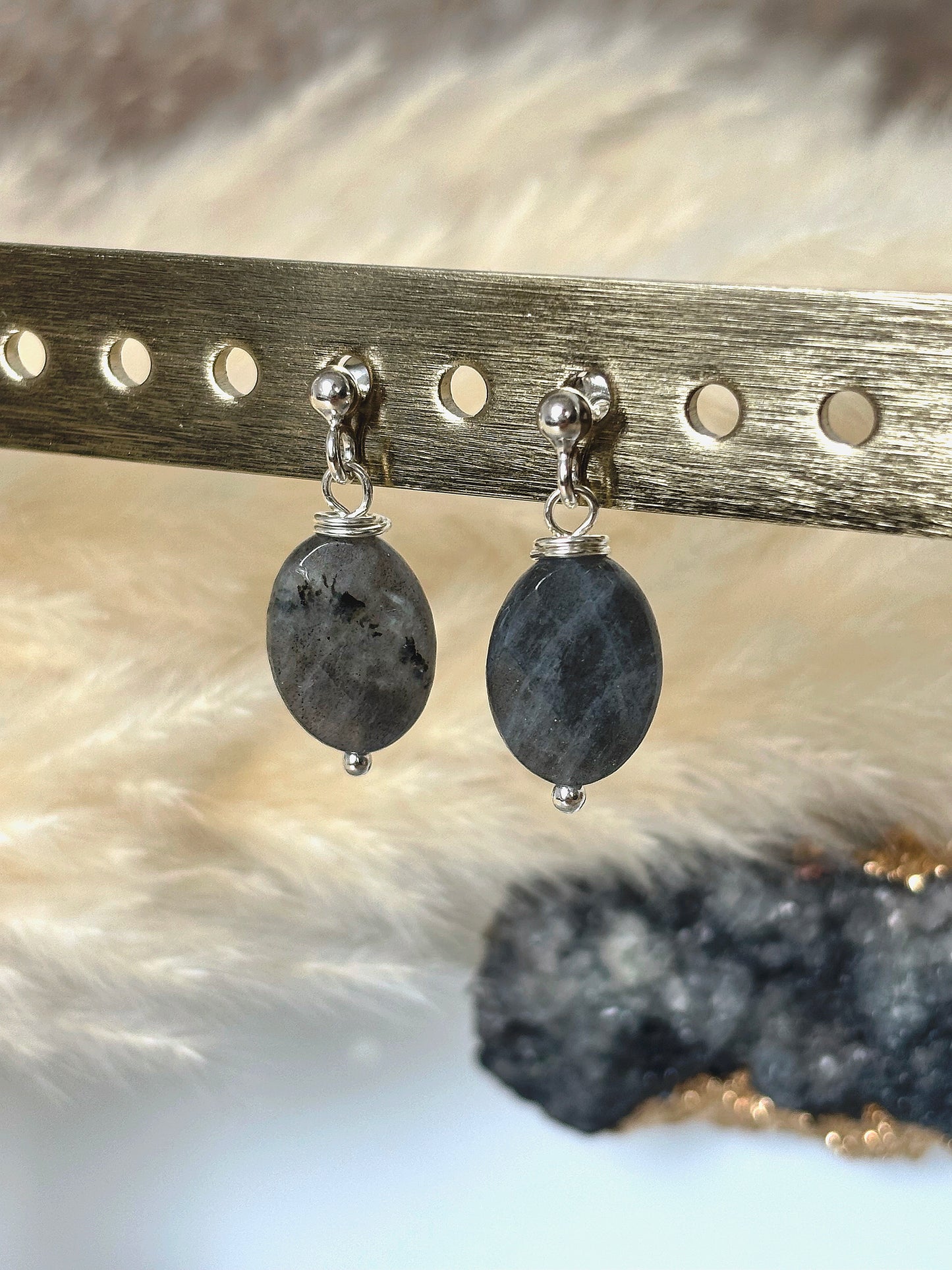 Kolczyki LABRADORITE