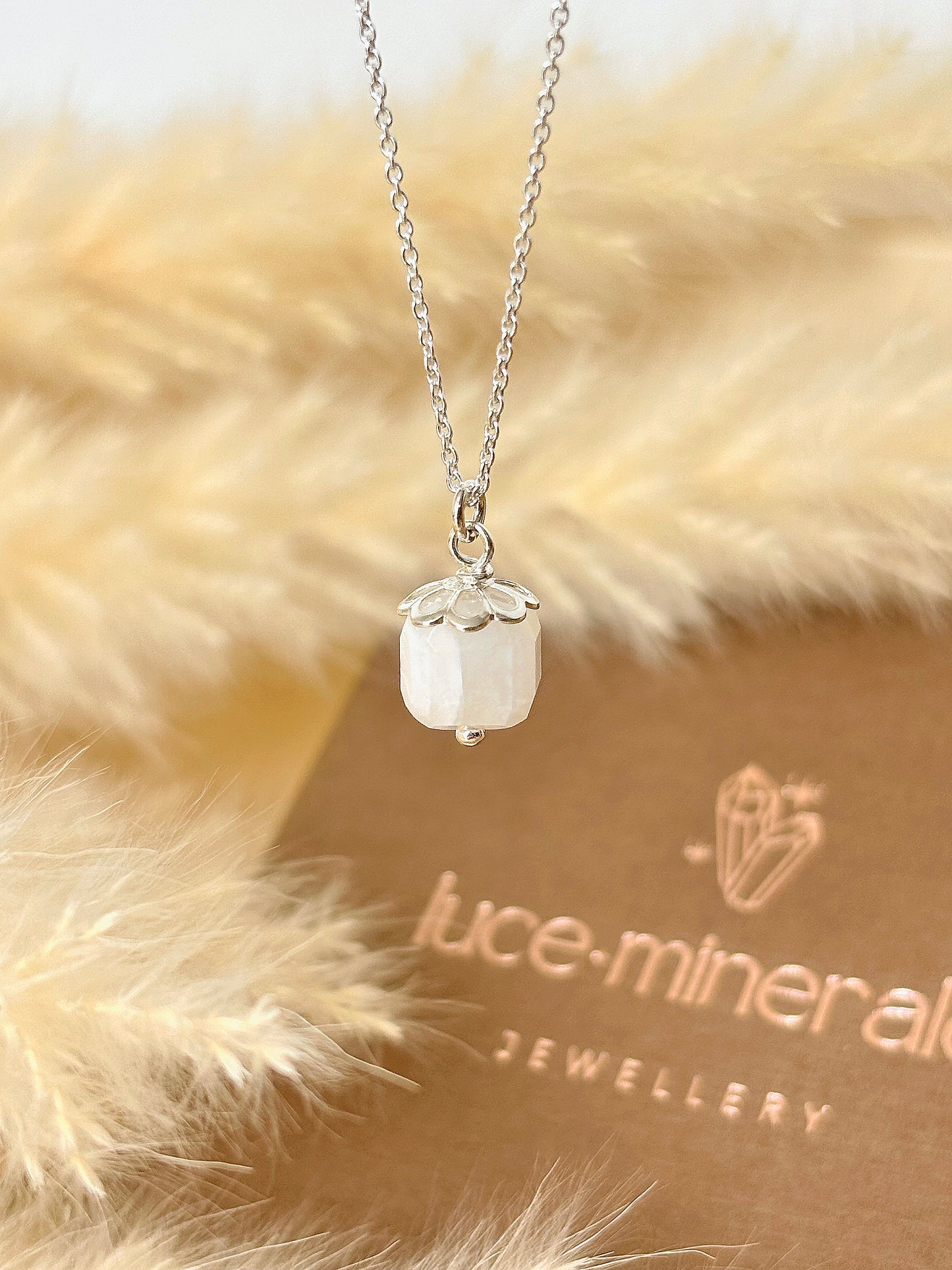 Naszyjnik MOONSTONE CUBE